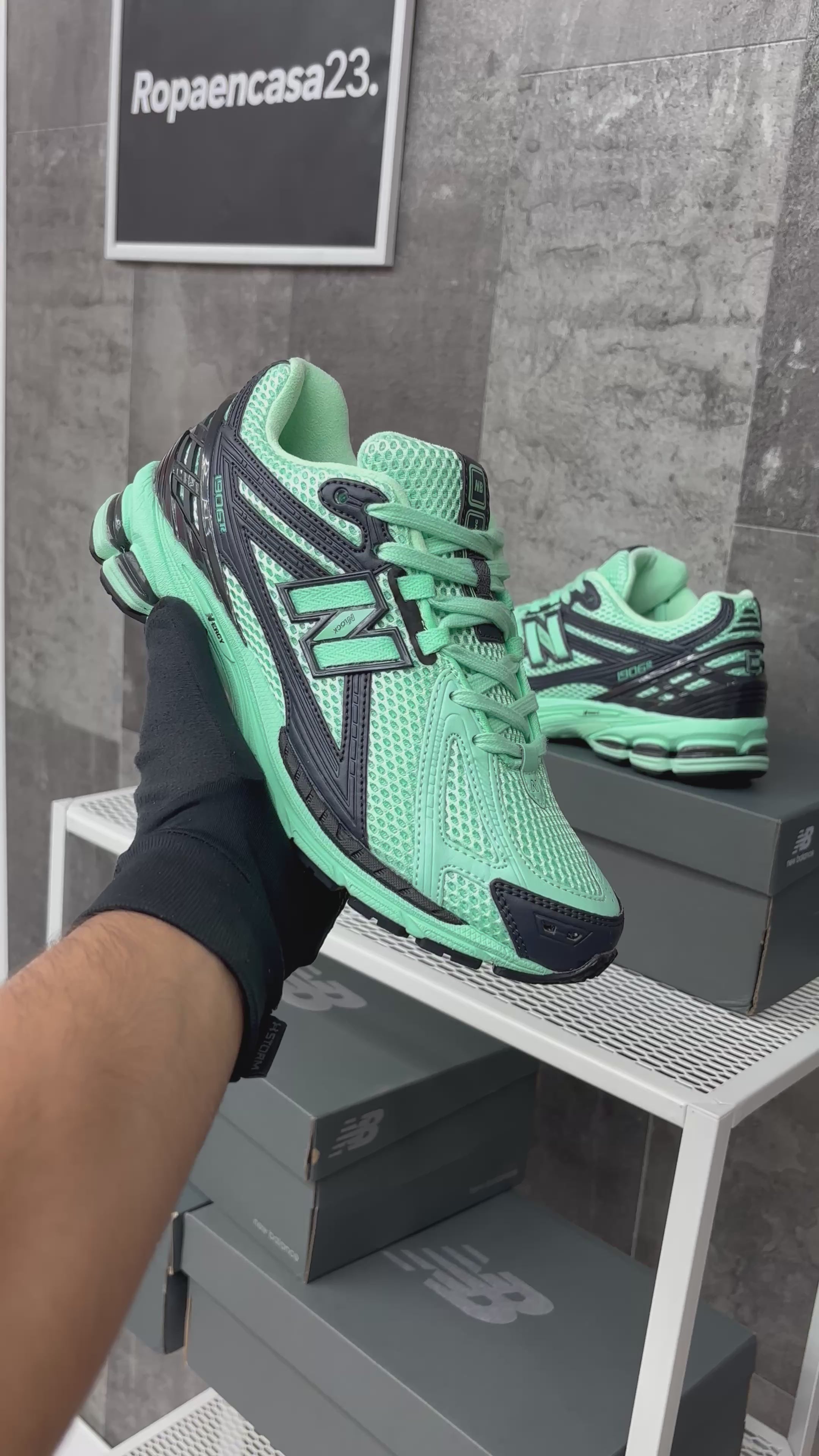 New Balance 1906R