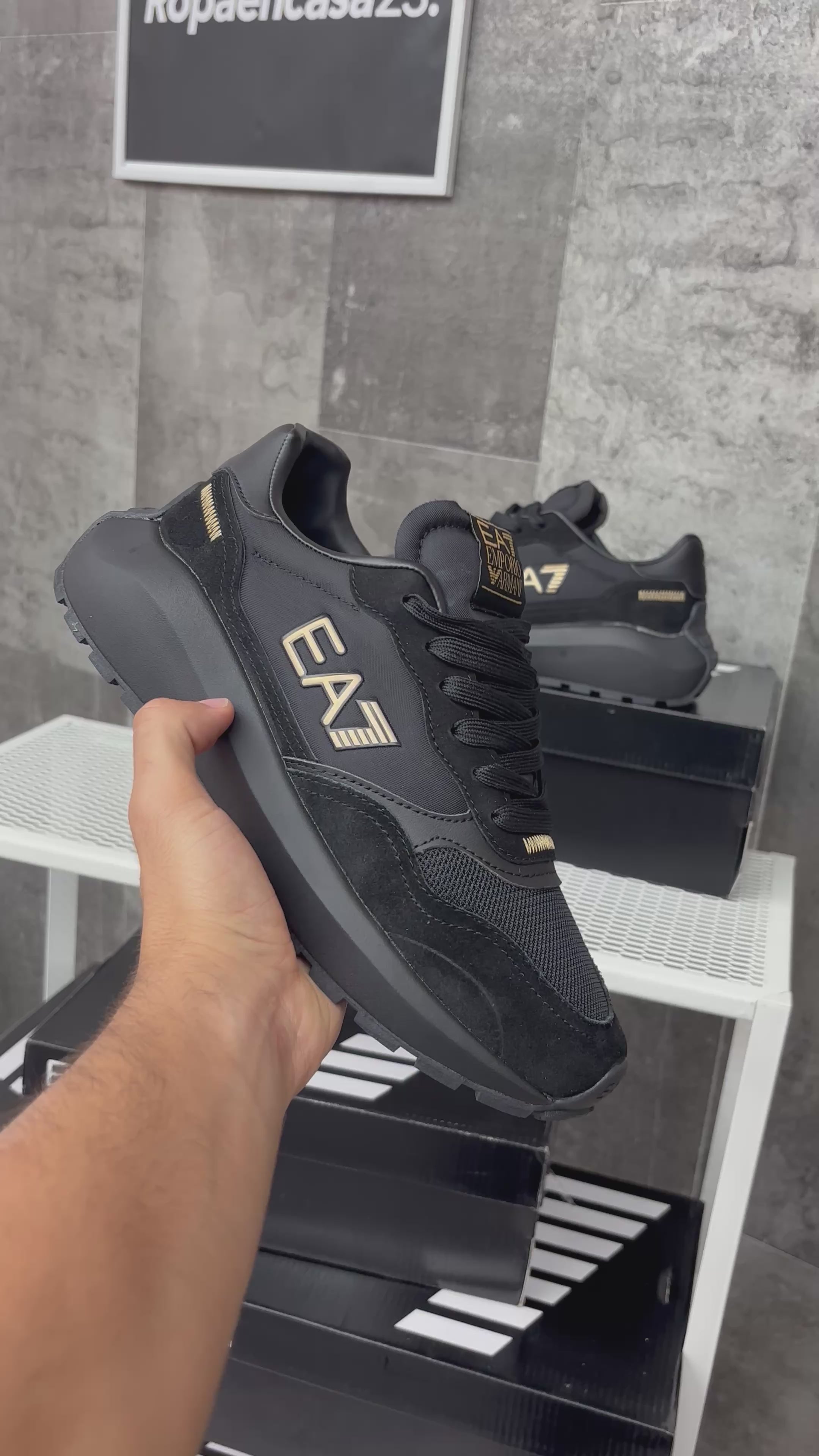 EA7 BLACK & GOLD