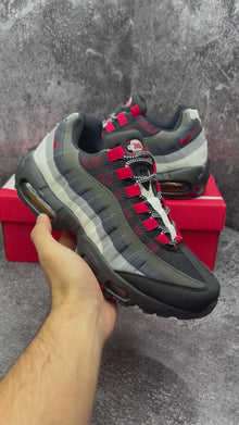 NIKE AIR MAX 95 BLACK & RED
