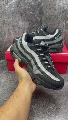 NIKE AIR MAX 95 BLACK & TOURQOISE