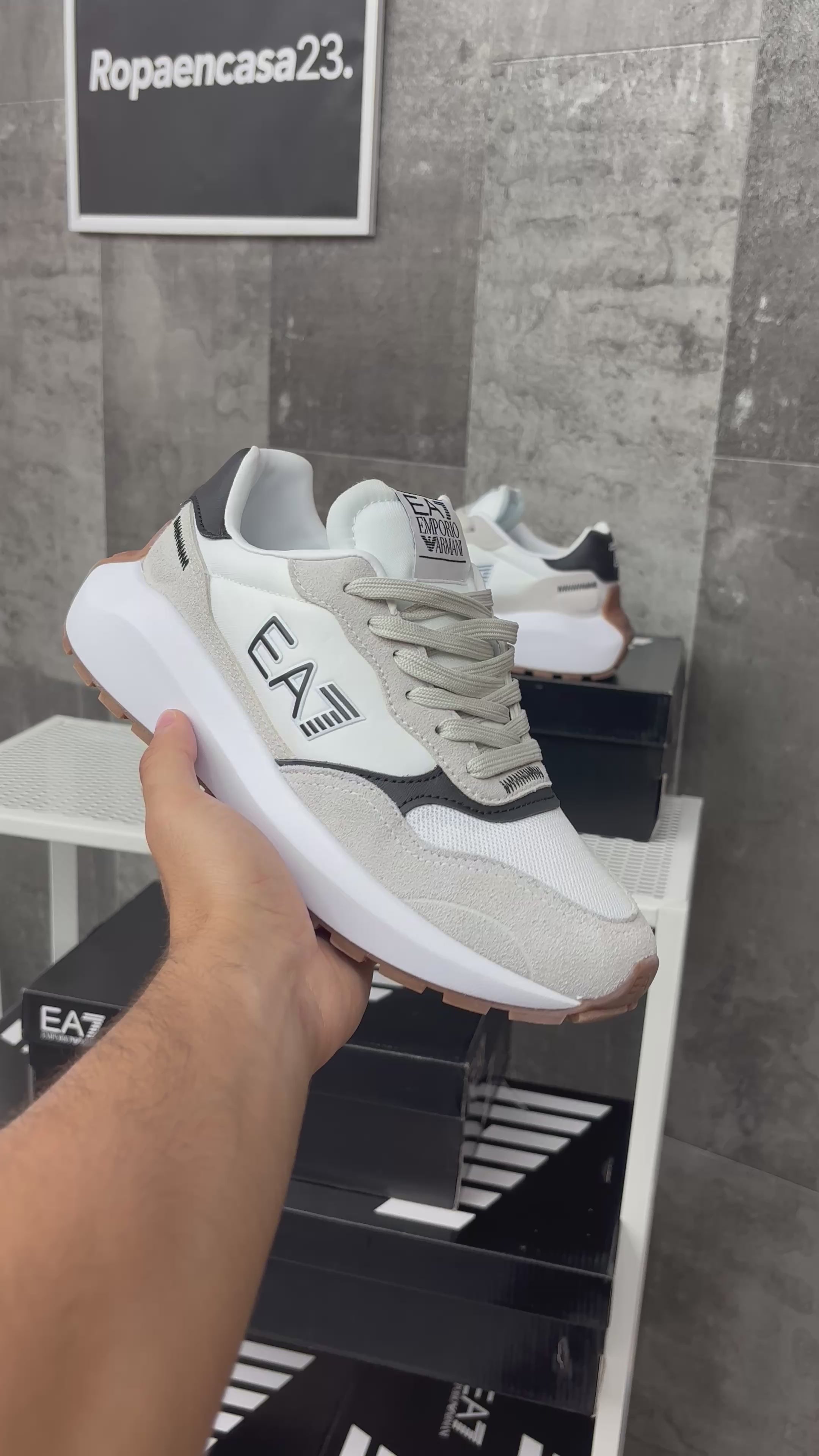 EA7 WHITE & CREAM